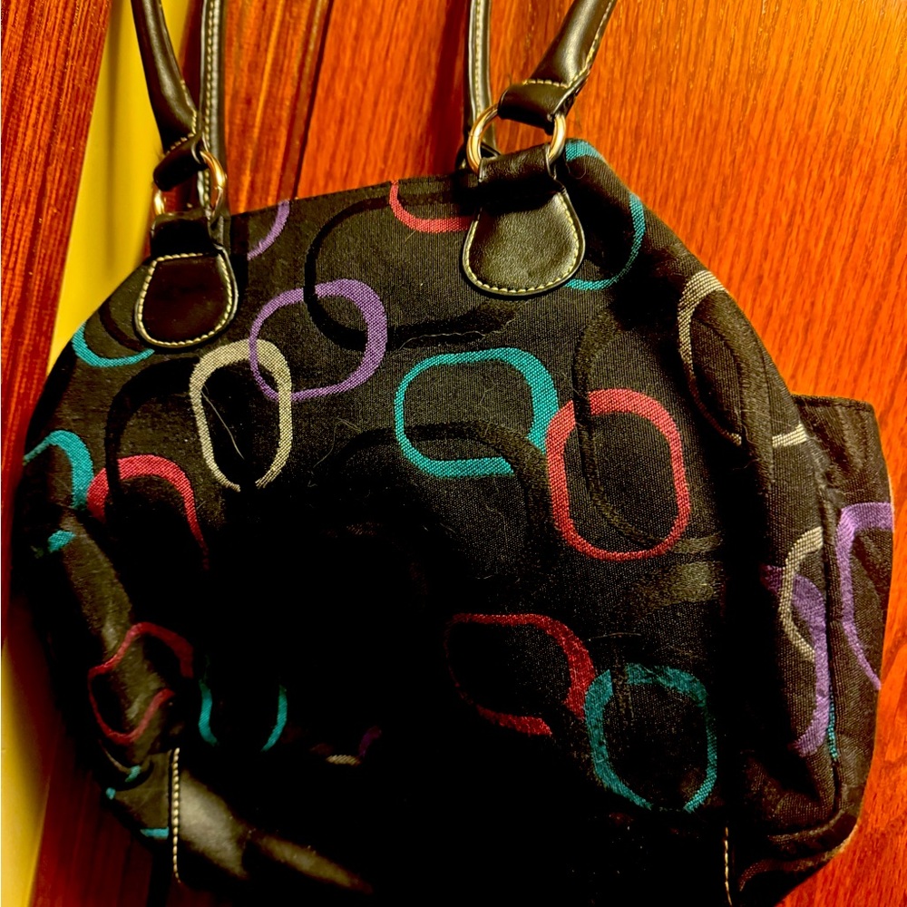 Ladies black handbag in EUC